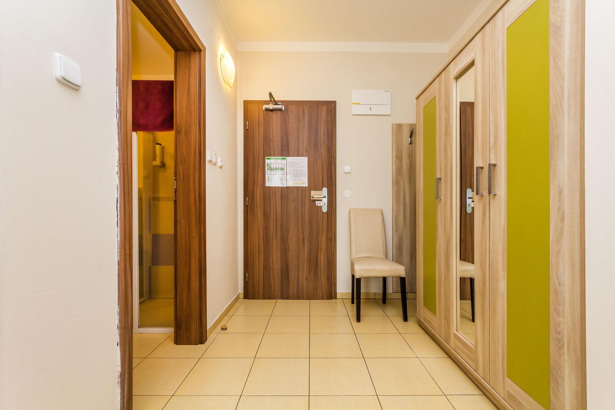 Nad Kralovnou Hotel & Restaurant Praag Buitenkant foto