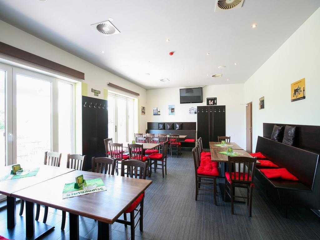 Nad Kralovnou Hotel & Restaurant Praag Kamer foto