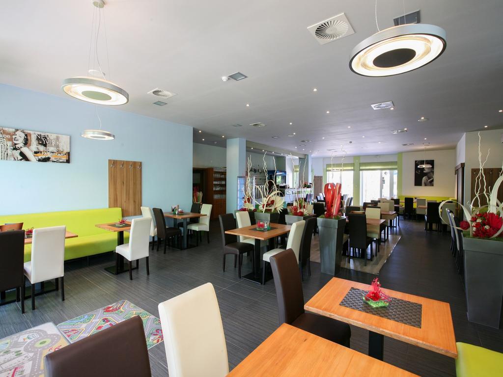 Nad Kralovnou Hotel & Restaurant Praag Kamer foto