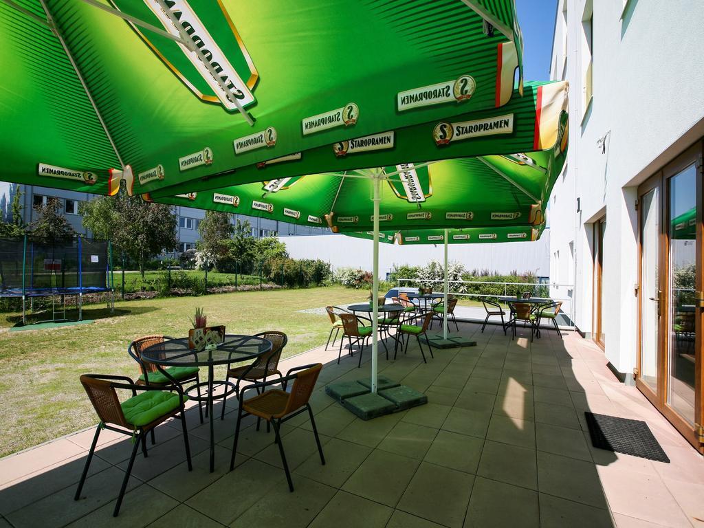 Nad Kralovnou Hotel & Restaurant Praag Kamer foto