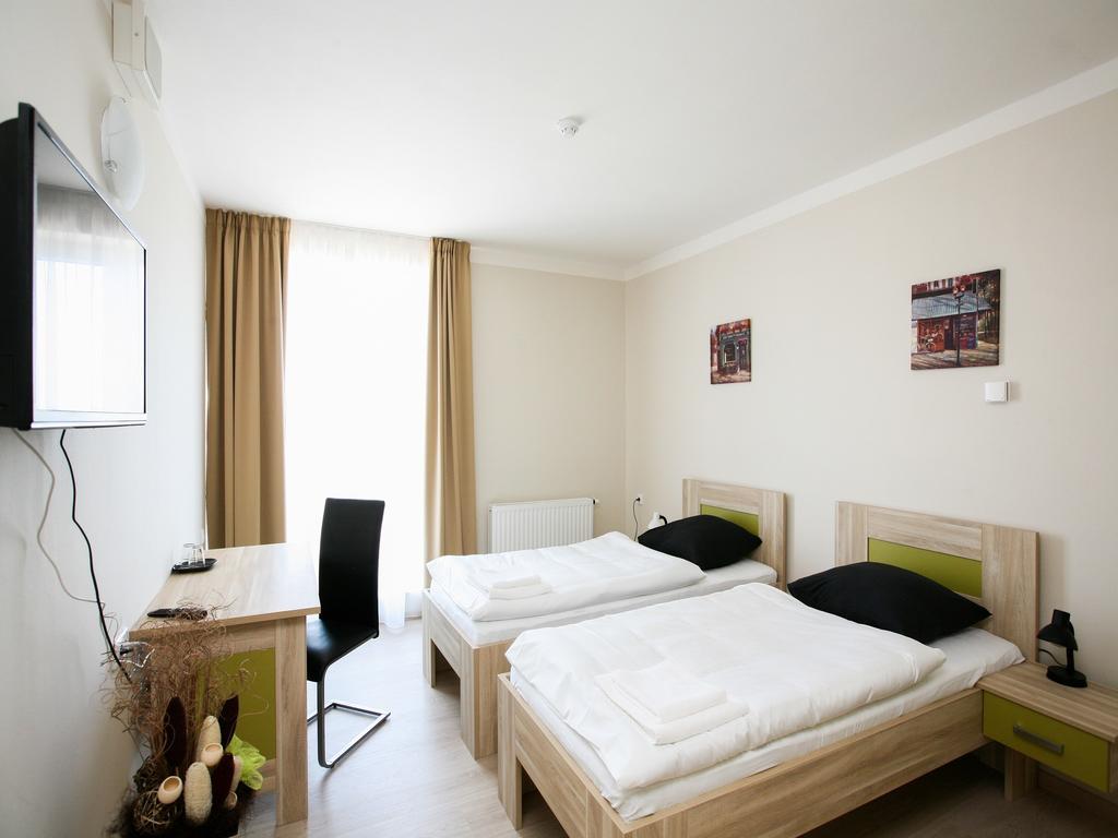 Nad Kralovnou Hotel & Restaurant Praag Kamer foto