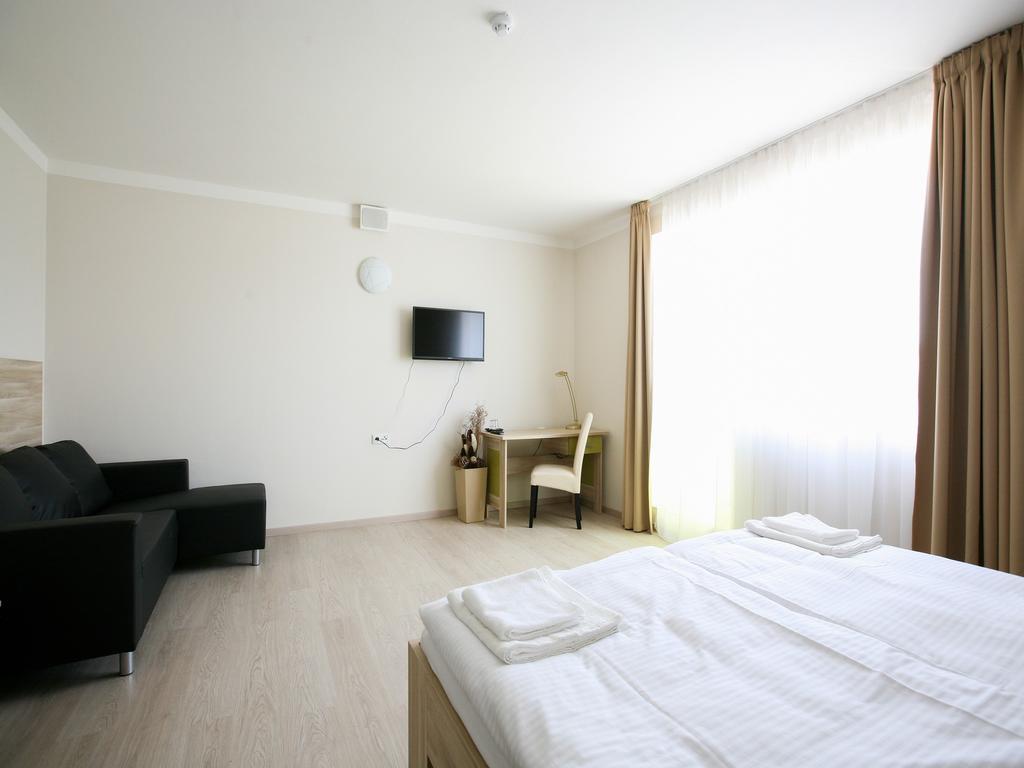Nad Kralovnou Hotel & Restaurant Praag Kamer foto