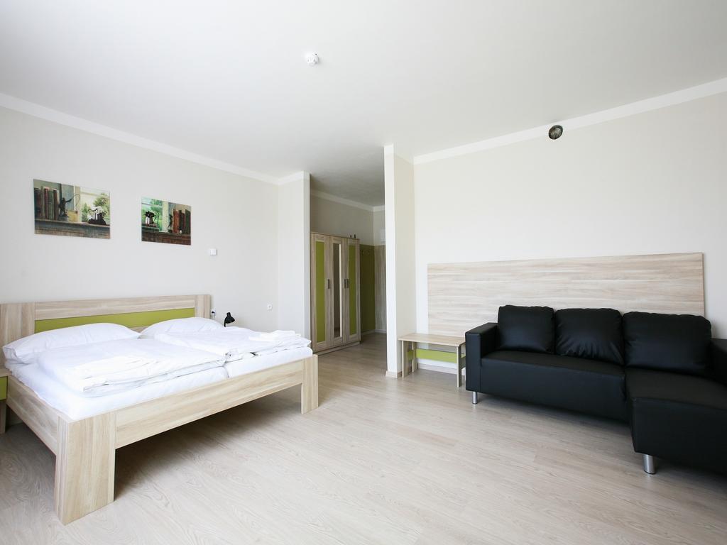 Nad Kralovnou Hotel & Restaurant Praag Kamer foto